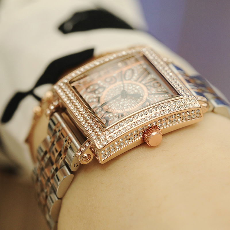 ساعة يد نسائية كوارتز كريستالي - مراجعة Luxury Watch Top 10 وسعره