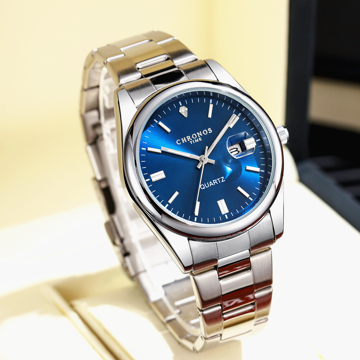 كرونوس العلامة التجارية الفاخر - مراجعة Luxury Watch Magazine وسعره