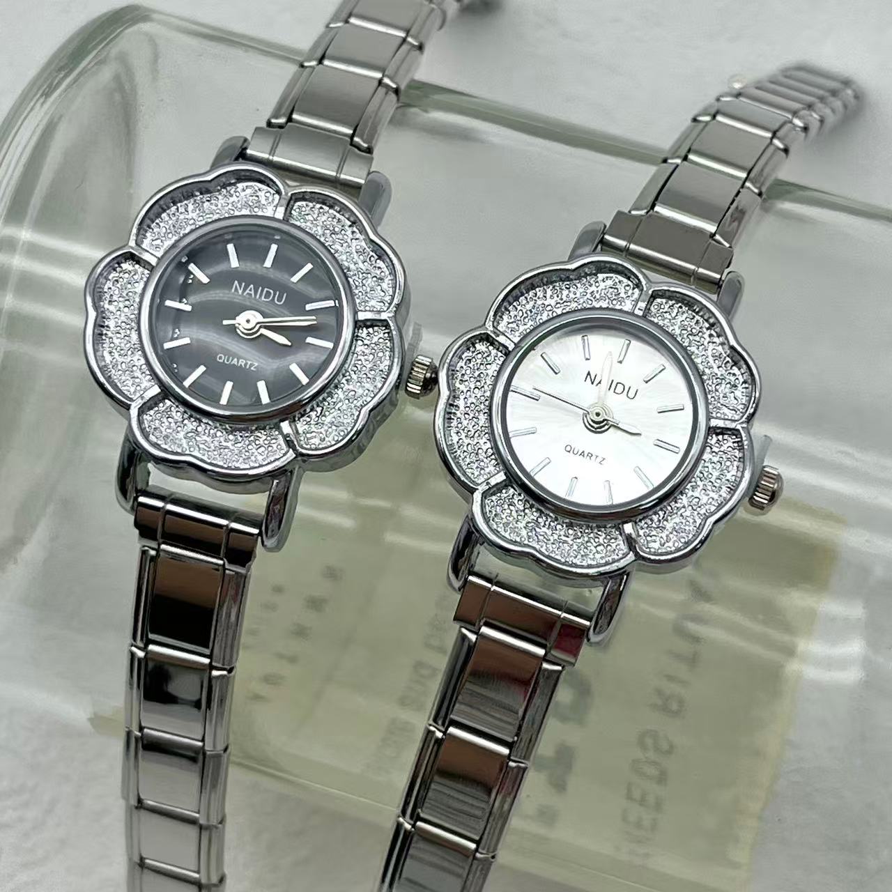 ساعات كوارتز نسائية مرصعة بزهر - مراجعة Luxury Watch Gift For Her وسعره